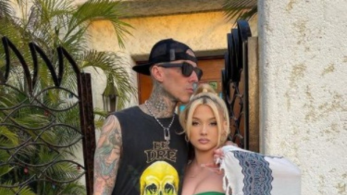 Travis Barker felicita a su hija Alabama por superar su miedo a volar