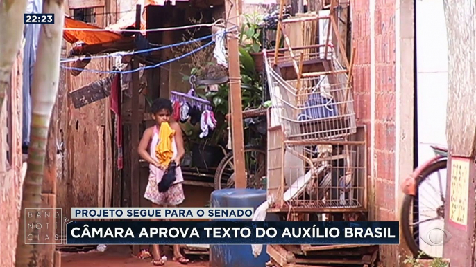 A Câmara dos Deputados aprovou hoje a medida provisória que cria o Auxílio Brasil. O texto precisa ainda ser aprovado pelo Senado até 7 de dezembro para não perder a validade.