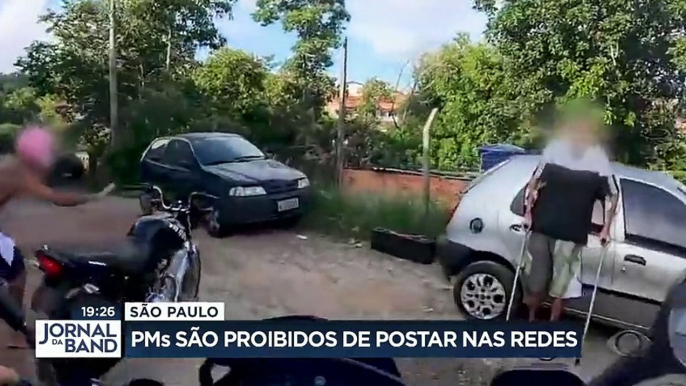 O governo de São Paulo decidiu proibir os policiais militares de postar nas redes sociais vídeos e fotos relacionados ao trabalho na corporação.