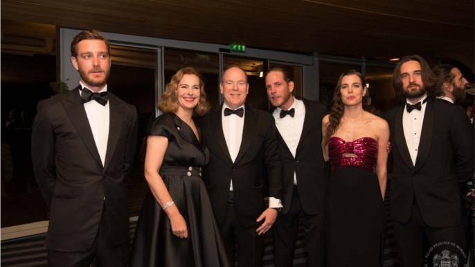 GALA VIDÉO - Charlotte Casiraghi: Carole Bouquet et sa mère Caroline de Monaco les deux grand-mères de son fils Balthazar réunies officiellement pour la première fois au Bal de la Rose 2019