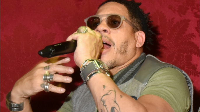 VOICI :  JoeyStarr emmène son fils de 5 ans à la manifestation contre la Loi « sécurité globale "