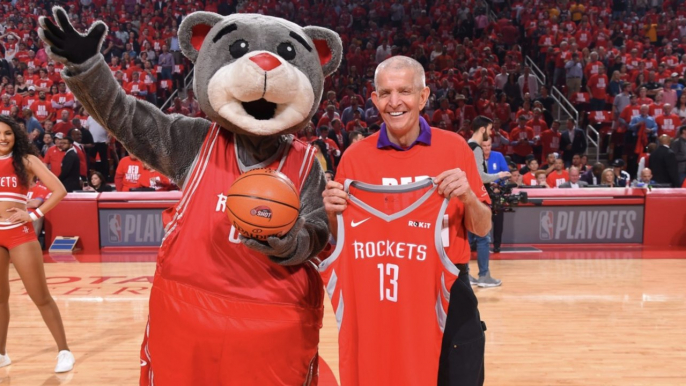 Mattress Mack Surprises Louisiana Couple Displaced by Hurricane Ida With New Furniture