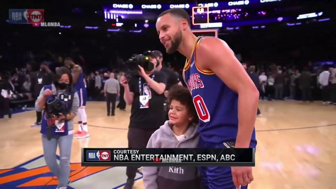 Steph Curry shows love to Julius Randle's son