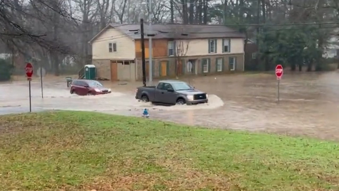 Severe thunderstorms deal damage across the Southeast