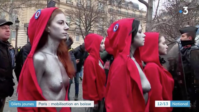 Des "Marianne" dévêtues face aux gendarmes lors de l'Acte 5 des Gilets jaunes à Paris