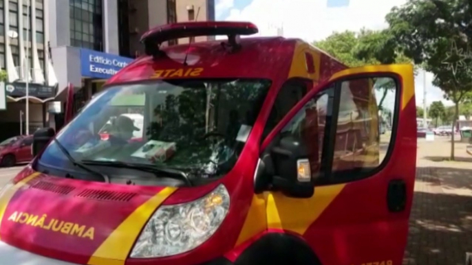 Criança tem lesão no braço após sofrer queda em parquinho na Avenida Brasil