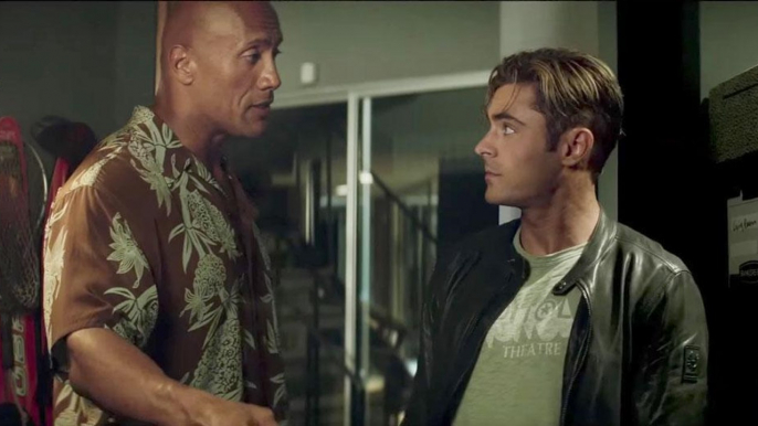 Baywatch : Dwayne Johnson et Zac Efron en roue libre dans la bande-annonce non censurée ! (VIDEO)