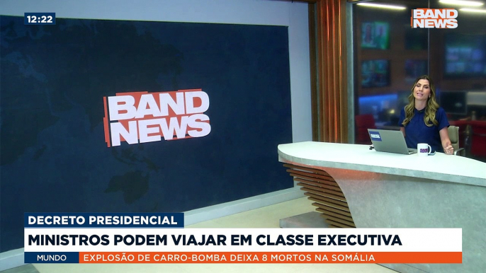 Um decreto do presidente Jair Bolsonaro libera ministros de estado a viajar em classe executiva em voos internacionais de mais de sete horas.Saiba mais em youtube.com.br/bandjornalismo