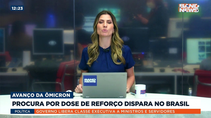 A procura pela dose de reforço contra a Covid-19 disparou após a explosão de casos da doença, impulsionada pelo avanço da variante Ômicron no Brasil.Saiba mais em youtube.com.br/bandjornalismo