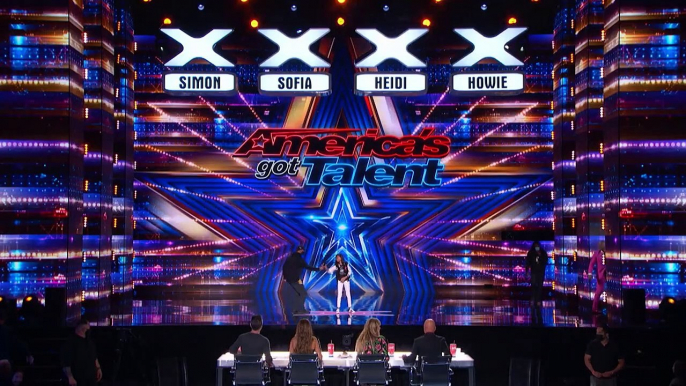 Golden Buzzer- From The Audience to The Stage, Maddie Shocks The Judges With Her Voice - AGT 2022