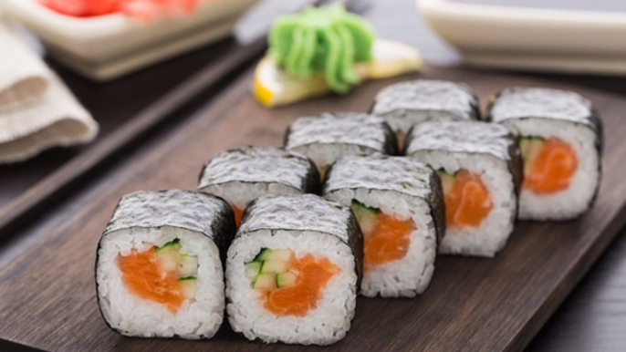 Aux Etats-Unis, un homme est infecté par un ver d'1m70 après avoir mangé des sushis quotidiennement