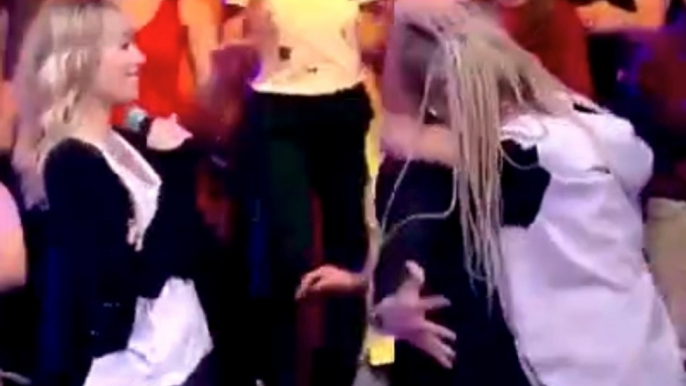 N’oubliez pas les paroles : Nagui surpris par sa femme en plein slow avec une danseuse (VIDEO)