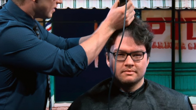 League of Legends : Dyrus se fait raser la tête en direct après avoir perdu un pari