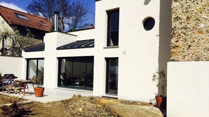 Journée de la rénovation - La petite maison de ville en meulière au chauffage à charbon est transformée en une grande maison…