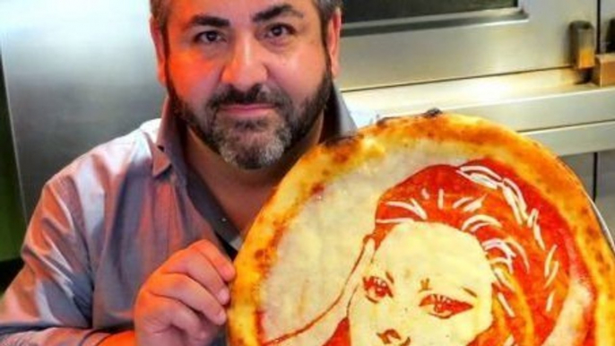 Rihanna, Anna Wintour... Découvrez les portraits de célébrités sur des pizzas !