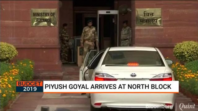 GOYAL ARRIVES AT NORTH BLOCK