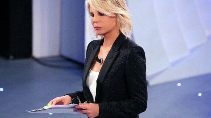 “Lei no”. C’è posta per te, rivolta social contro Maria De Filippi travolta dalle critiche