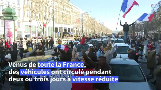 Les convois anti-pass à Paris, sur les Champs-Élysées