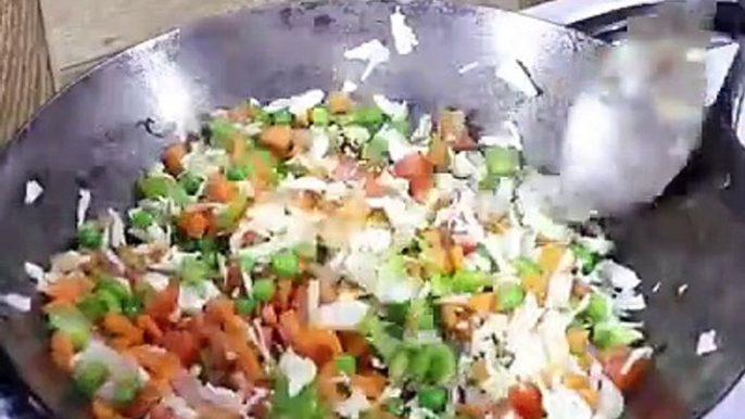 केवल 5 मिनट में बनेंगे Restaurant जैसे Fried Rice घर पर - Tasty & Healthy Fried Rice Recipe...... Chinese Fried Rice