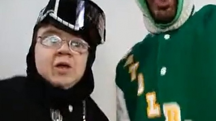 Keenan Cahill et Michael Youn reprennent "Fous ta cagoule"