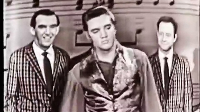 Elvis Presley - 'Maybellene': La Légende du Rock 'n' Roll Donne Vie à ce Classique Éternel de Chuck Berry!