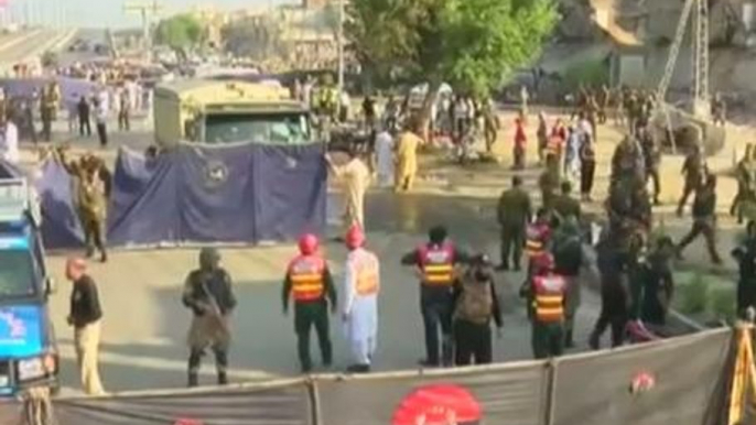 Suicide blast kills at least 25 people in Lahore, Pakistan