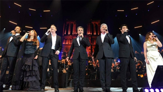 Notre Dame de Paris : Garou, Hélène Ségara... la troupe de la comédie musicale pleure la tragédie