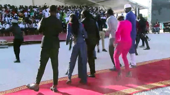 Frustrés au Stade Me Abdoulaye Wade : Wally Seck and Friends ont enfin chanté 'Unité Nationale'