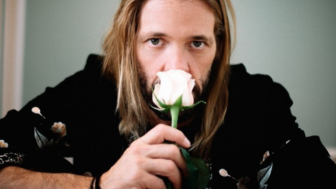 Foo Fighters drummer Taylor Hawkins dead at 50_ RIP