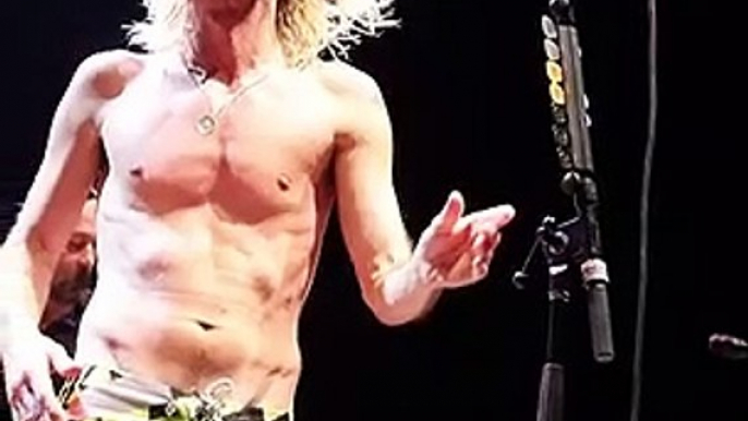 Luto en la música en memoria de Taylor Hawkins, baterista de Foo Fighters - Shock