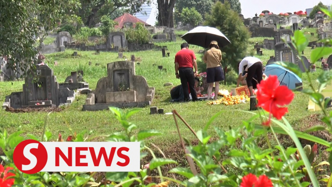 Families encouraged to keep rituals short and offerings simple for Qing Ming prayers