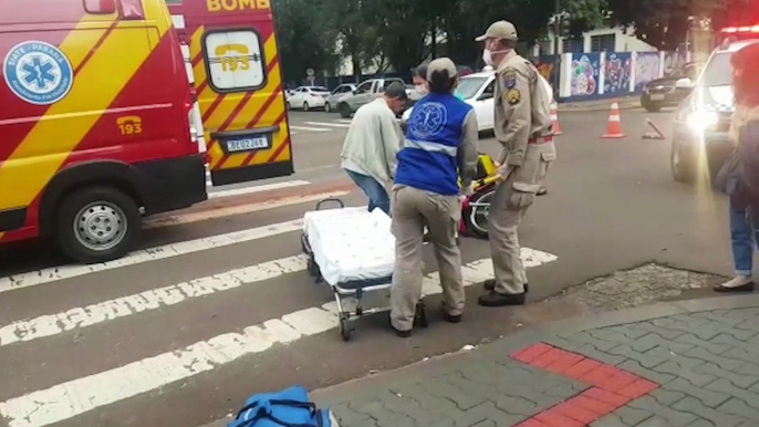 Motociclista fica ferido após colisão no Centro e é socorrido pelo Siate