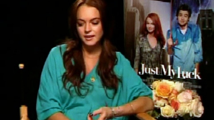 Lindsay Lohan, Chris Pine Interview : Lucky girl