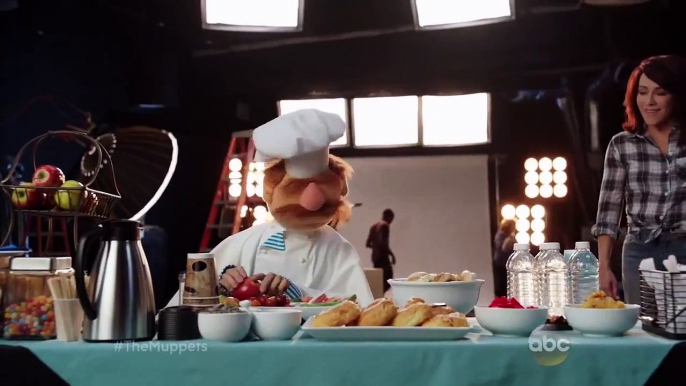 The Muppets - TEASER VO "The Swedish Chef Cooks with Patricia Heaton"