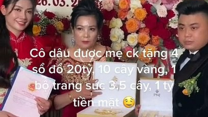 Cô dâu Bắc Ninh được mẹ chồng 4 sổ đỏ 20 tỷ, bộ trang sức 3,5 tỷ, 1 tỷ tiền mặt và 10 cây vàng