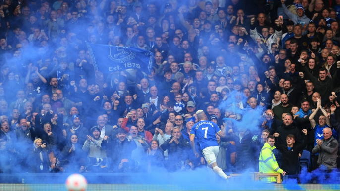 Everton 1-0 Chelsea: Toffees deliver huge victory thanks to vociferous fans at Goodison Park