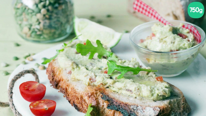 Tartine de pois-camole et citron vert (pois cassés)