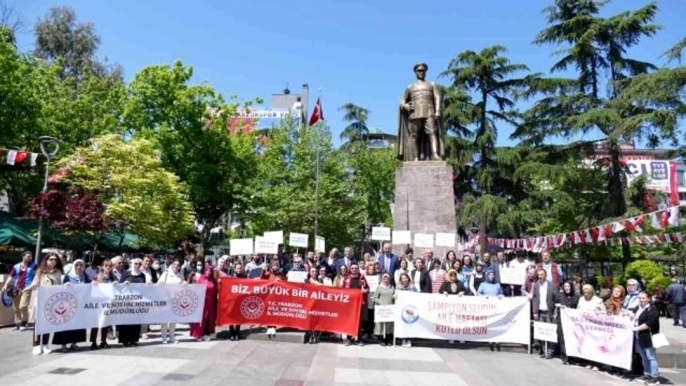 Trabzon'da "Biz Büyük Bir Aileyiz" yürüyüşü yapıldı