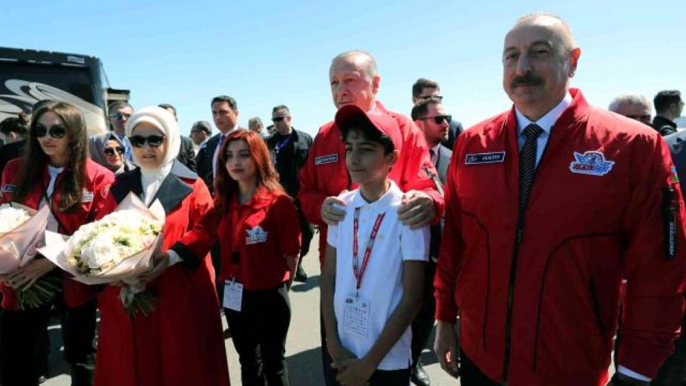 Cumhurbaşkanı Recep Tayyip Erdoğan, "Azerbaycan ile paylaştığımız savunma sanayii ürünlerimizin başarısına tüm dünya şahit oldu" dedi.