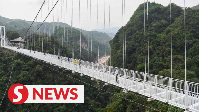 World's longest glass bridge opens in Vietnam