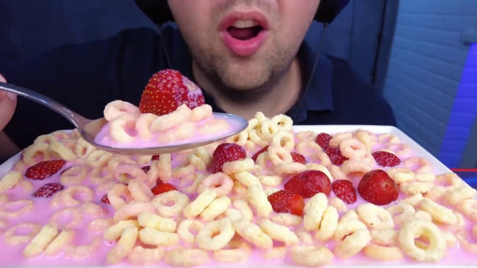 ASMR EXTREME CRUNCHY EATING SOUNDS (FRUIT LOOPS + CHERRY MILK + MINI STRAWBERRY)  NO TALKING