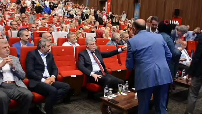 Son Dakika | AK Parti Kocaeli İl Başkanı Ellibeş: "Şehitlerimiz adına saygı duruşu yerine teröristlerin adına saygı duruşu yapıyorlar"