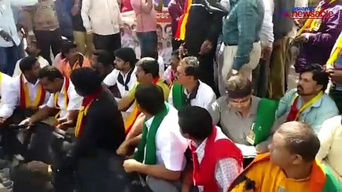 Modi In Bengaluru: "He must speak on Mahadayi," say protesting farmers