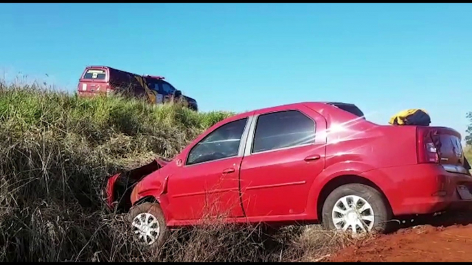 Duas mulheres e uma criança ficam feridas em capotamento na BR-467