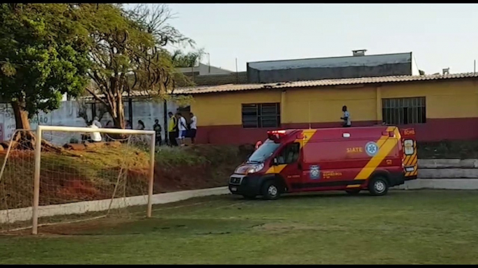 Criança se fere jogando futebol e é socorrida pelo Siate no Bairro Claudete