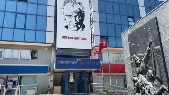 Menderes Belediye Başkanı Kayalar görevden uzaklaştırıldı