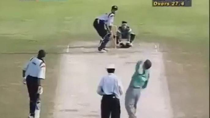 Sourav Ganguly Massive sixes against left arm spinners