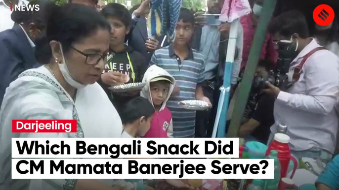 On Darjeeling Visit, CM Mamata Banerjee Serves ‘Fuchka’