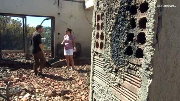 Atene, fiamme domate dopo due giorni d'inferno, ma l'allerta resta alta