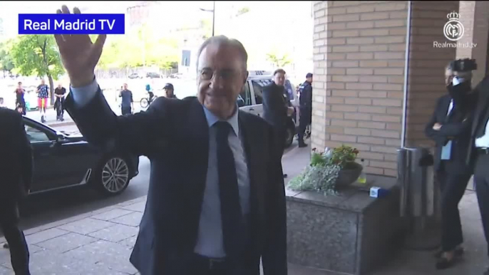 La llegada de Florentino a Helsinki entre aficionados